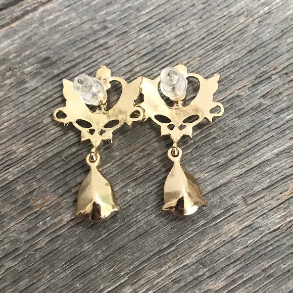 ❤️ 3/$25 Gold plated dangle earrings with hearts and wings anime jewelry winged - Picture 3 of 3